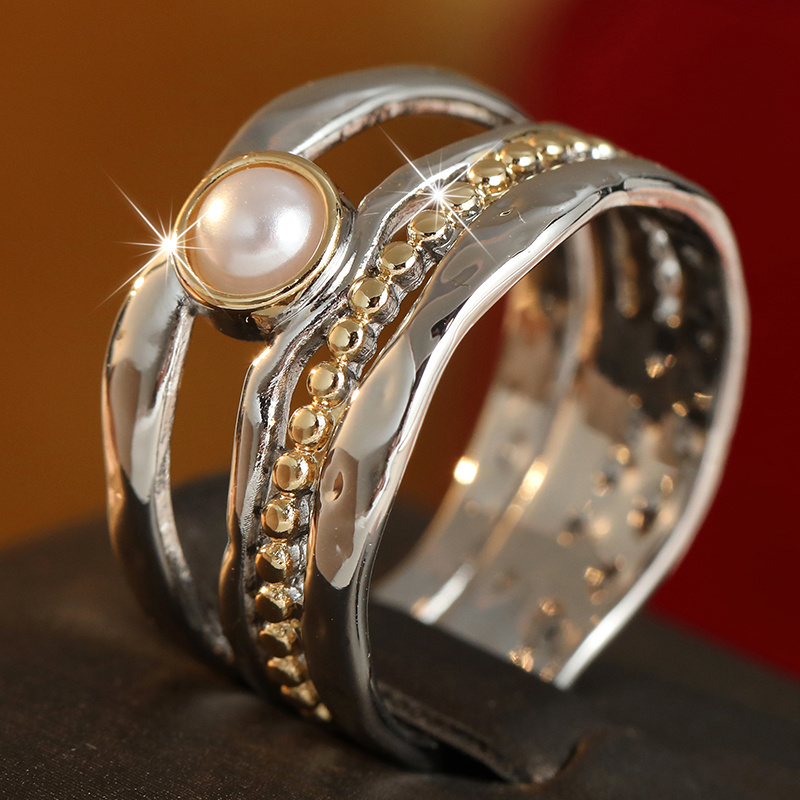 Women's Hollowed Out Curved Open Mouth Ring